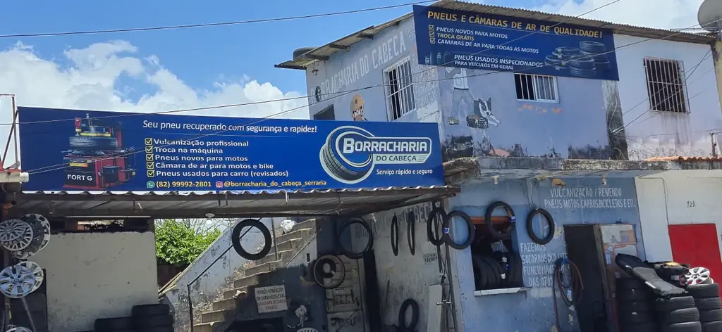 Fachada da Borracharia do Cabeça na Serraria, em Maceió