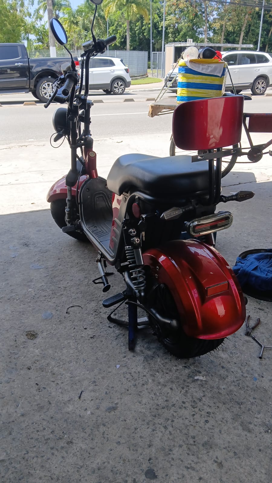 Moto elétrica atendida na Borracharia do Cabeça em Maceió